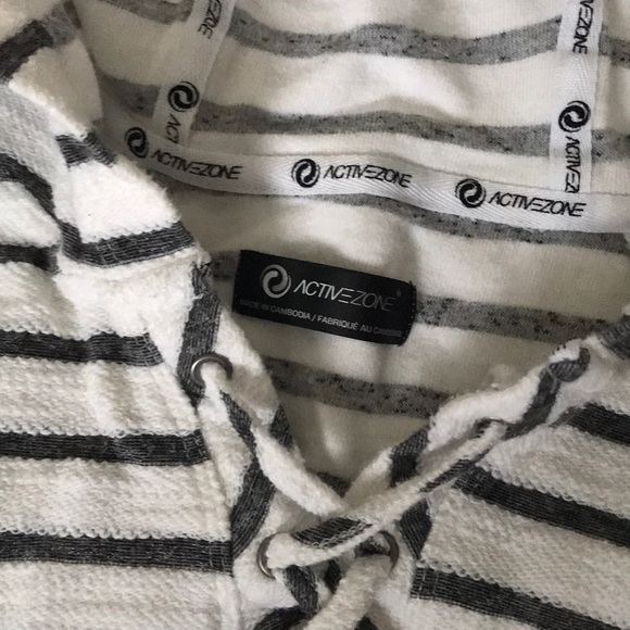 2X white & grey stripped sweater - Picture 4 of 5